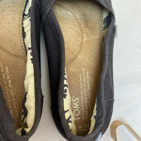Tom’s  Slip on Shoes 10 wide black - Picture 4 of 7